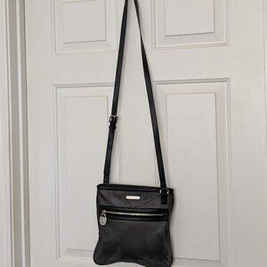 Michael Kors Hamilton Medium Nylon Gray/Black Crossbody Bag .